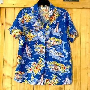 Liz golf by Liz Claiborne button up women’s size Large blue with boats